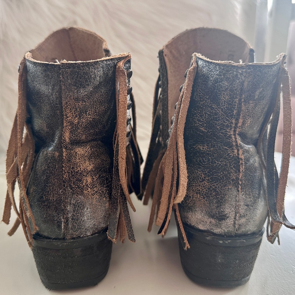 Circle G Distressed Fringe Ankle Boots - Dark Brown! Sz 10, but run small, 9 - Picture 8 of 13